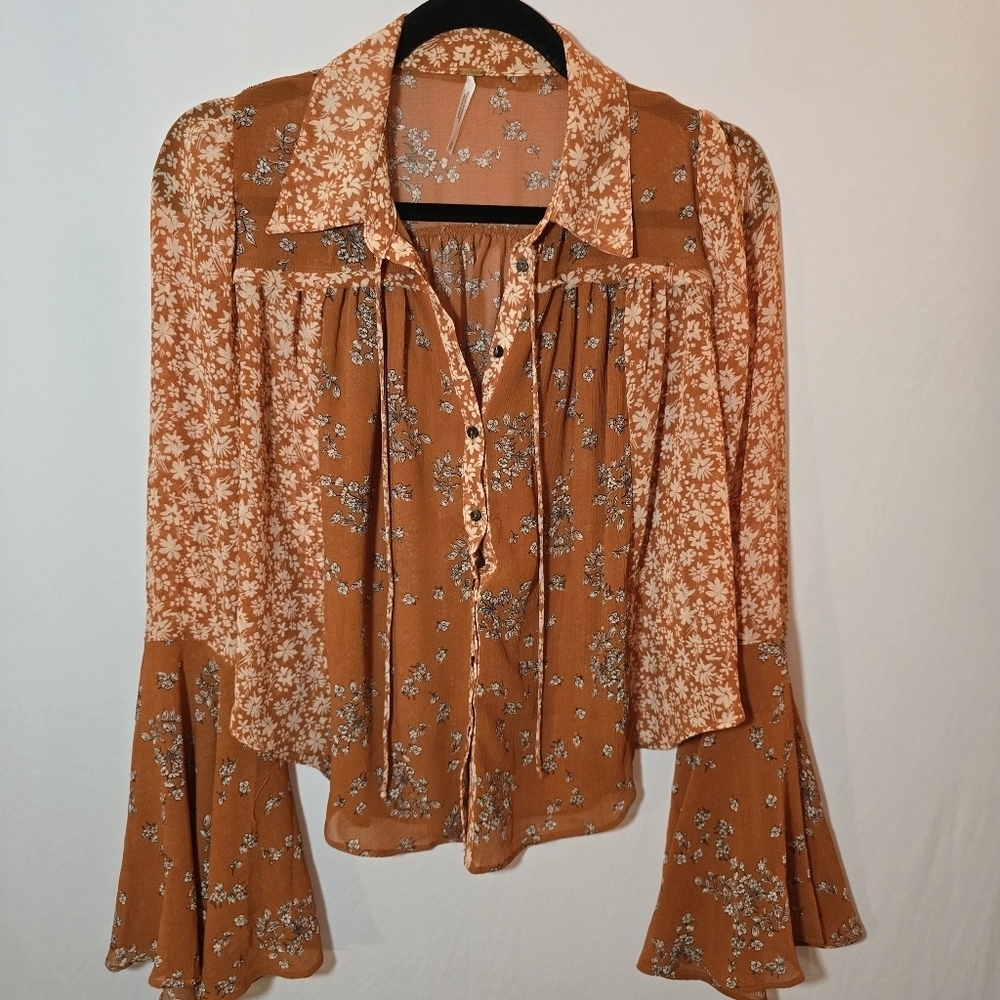 Free People Serena Rust Floral Patchwork Bell Sleeve Button Front Top 70s, Sz XS - Picture 2 of 10